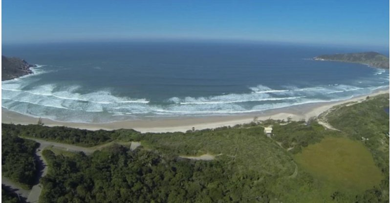 Conheça a praia de SC eleita entre as mais belas do mundo por jornal britânico
