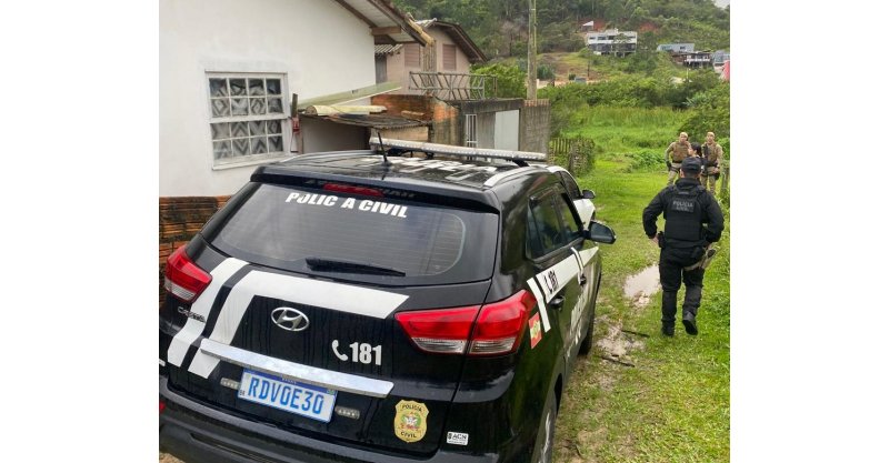  GAROPABA / Duas pessoas são presas por associação criminosa/tráfico/com cocaína/anfetamina e maconha/mulher estava em liberdade provisória