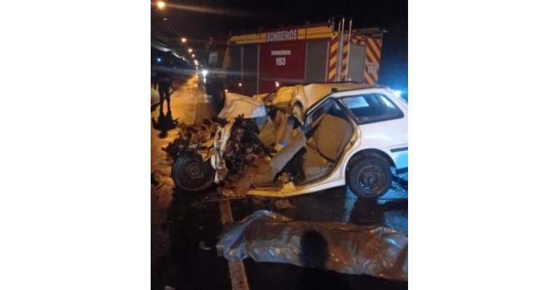  Gravatal. / Motorista morre em colisão frontal entre carro e carreta na SC-370