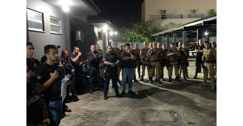  Imbituba / Polícia Civil e Militar realizam operação contra organização criminosa nesta madrugada na cidade
