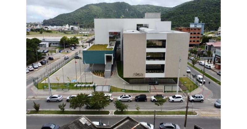  Imbituba / Réu vai a júri por homicídio no município após atropelar homem com caminhonete