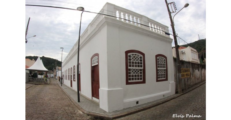  Laguna / Arquivo Público da cidade sofre invasão e computadores são levados