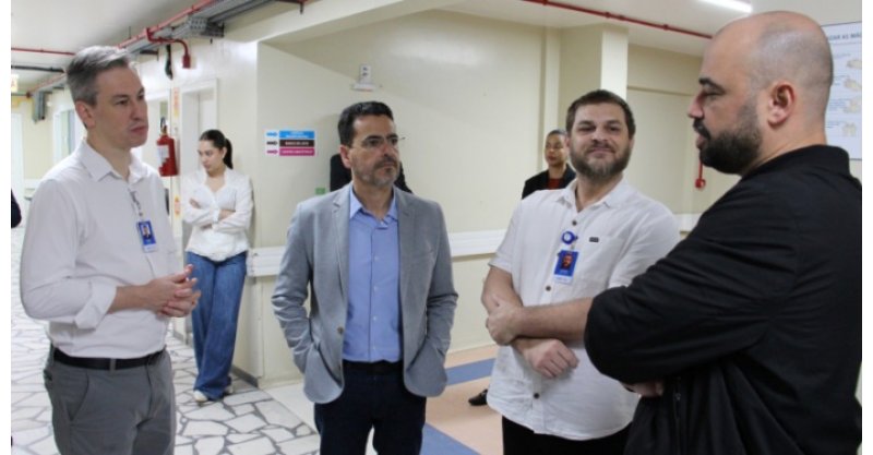  Tubarão / HNSC apresenta plano de expansão e novos serviços durante visita do secretário estadual da Saúde