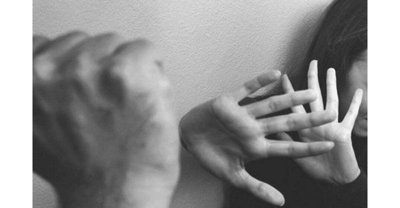  Tubarão. / jovem é preso após agredir/próprios pais por ser acordado/para trabalhar; mãe precisou ser encaminhada ao hospital