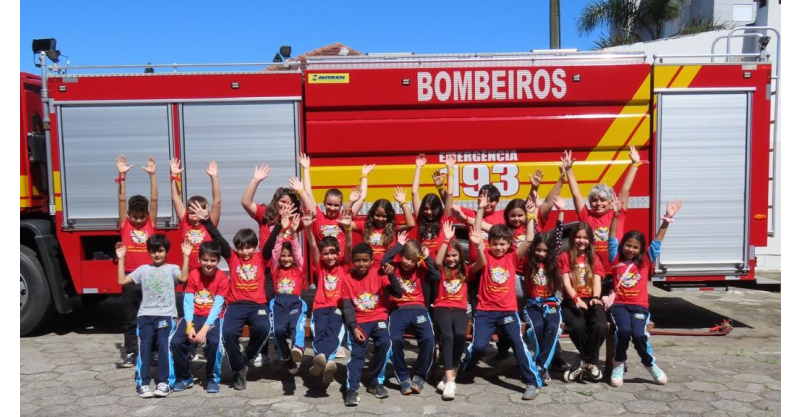 Alunos da rede municipal de Imbituba participam do Projeto Bombeiro Mirim