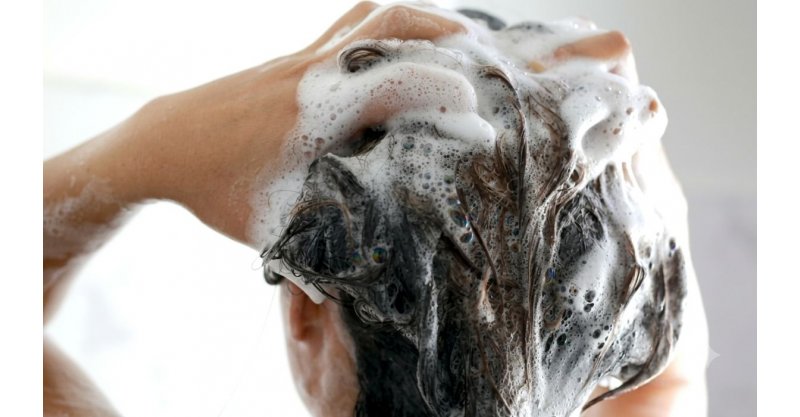 Anvisa manda tirar do mercado shampoo, sabonete, bronzeador e outros 4 produtos; uso deve ser interrompido imediatamente
