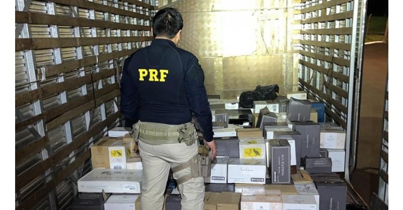 Apreensão de 1.200 garrafas de vinho ilegal revela depósito clandestino em SC