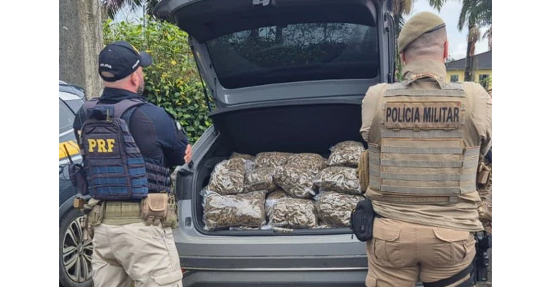 Após perseguição, PRF e PM apreendem grande quantidade de drogas no Sul de SC