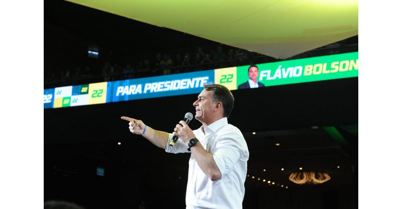 Após ‘puxar’ convenções, Flávio Bolsonaro ainda não registrou candidatura para presidência no TSE; confira quem está confirmado