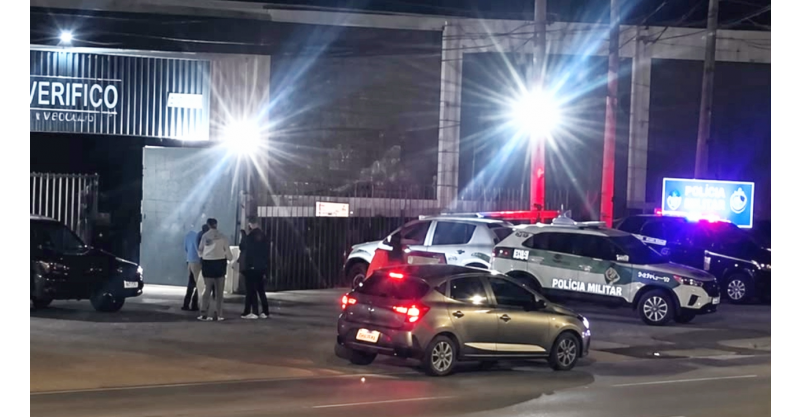 Ataque a policial em pub termina com dois criminosos mortos em confronto com a PM em Criciúma