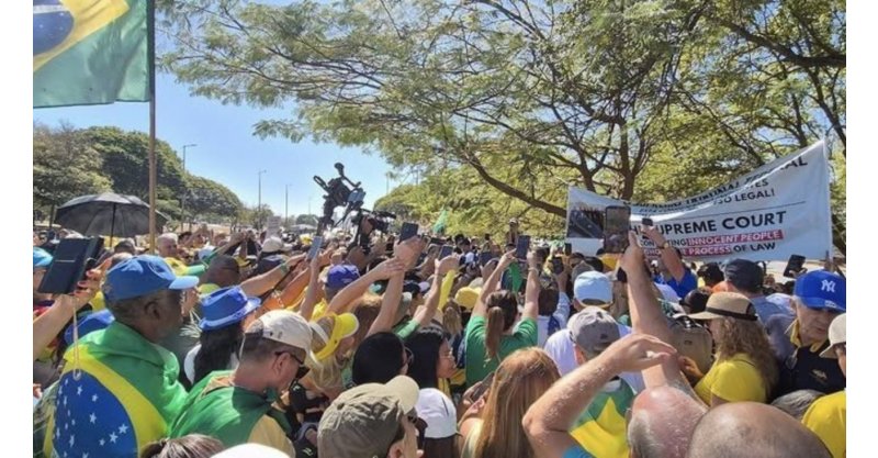 Ato pró-Bolsonaro reúne apoiadores em Brasília; confusão marca protesto em São Paulo