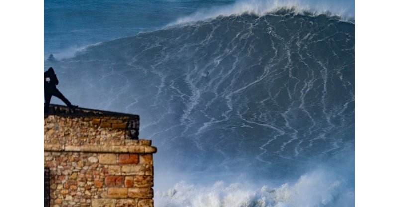 Brasileiro pode ter surfado a primeira onda de 100 pés da história em Nazaré