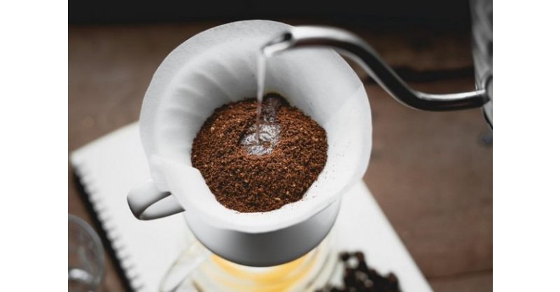 'Café fake': saiba diferenciar café e pó sabor café na prateleira, para não errar nas compras