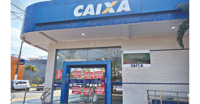 Caixa decide entrar em greve, mas bancários do Itaú, Santander e Bradesco aprovam nova convenção coletiva