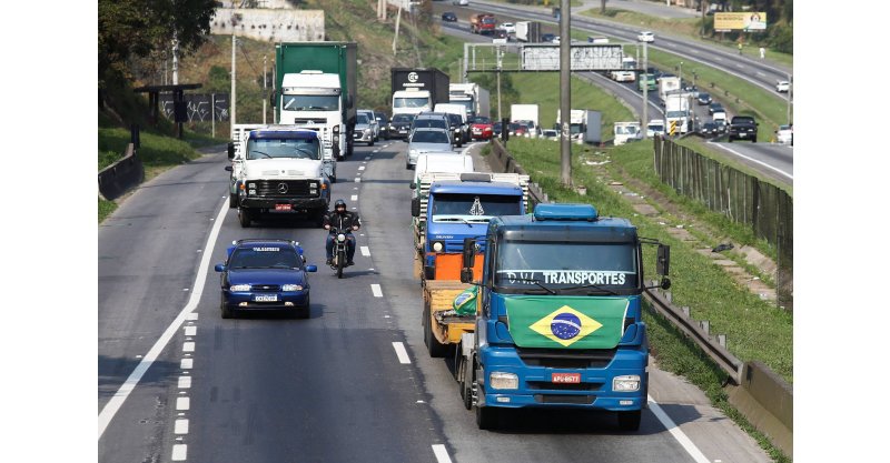 Caminhoneiros de Imbituba decidem aderir à greve nacional após alta do diesel