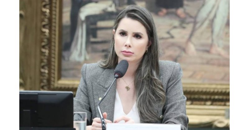 Caroline De Toni cobra explicações do Governo Lula por usar dinheiro público em propaganda para defender criminosos