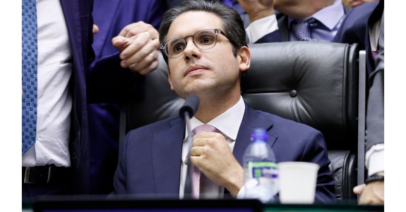 Chama o Lira: nos bastidores, deputados criticam atuação de Motta e buscam ex para acordo