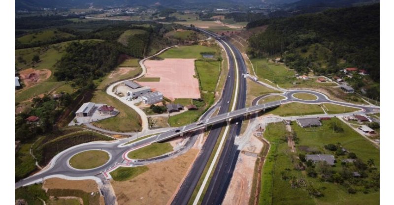 Cidade da Grande Florianópolis proíbe novas residências a 300 metros de importante rodovia
