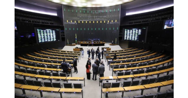 Câmara aprova urgência de projeto de isenção do imposto de renda para quem ganha até R$ 5 mil