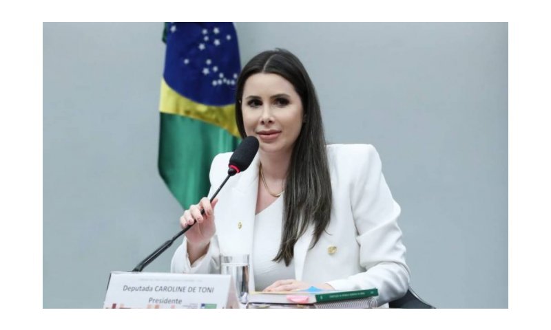 Câmara federal / Opositora ao Lula, Carol De Toni assume liderança da minoria na Câmara dos Deputados