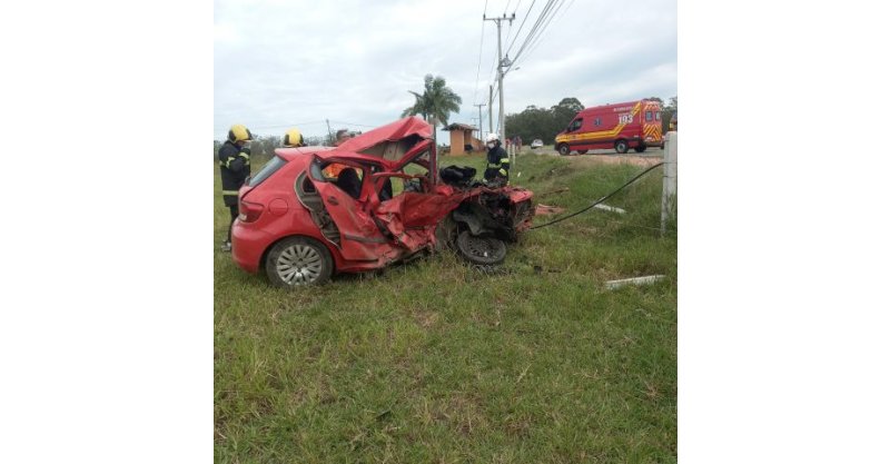 Colisão entre carros deixa um morto e dois feridos no Sul de SC