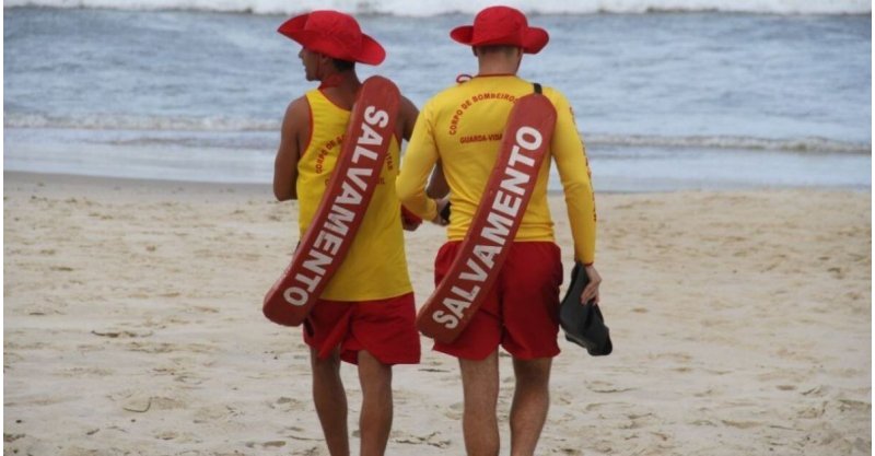 Com praias cheias, temporada de verão em SC registra 149 salvamentos por afogamento