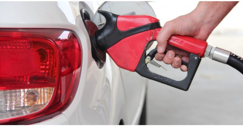 Combustível: governo prevê queda de preço se petróleo mantiver cotação