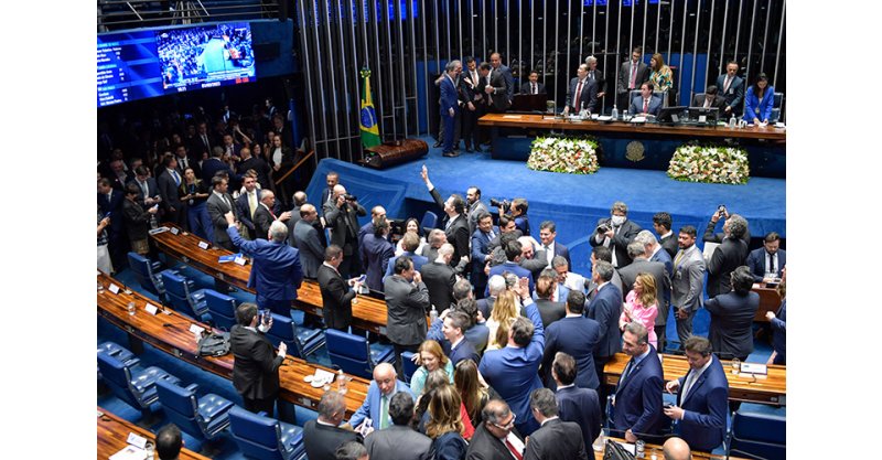 Comissão do Senado aprova PL da dosimetria que pode reduzir pena de Bolsonaro