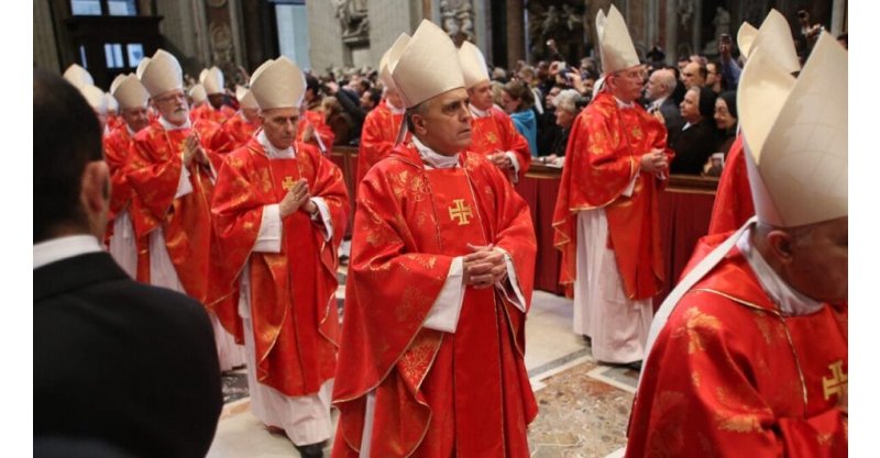 Como funciona a rotina dos cardeais durante o processo do conclave