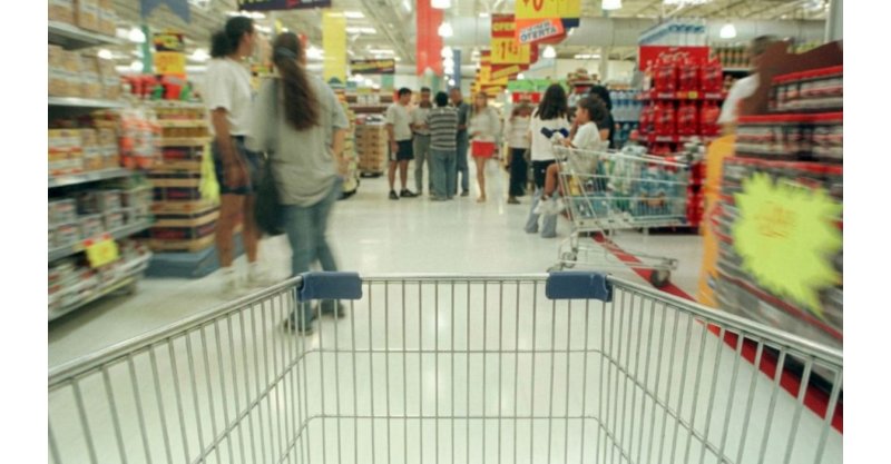Contratação por hora? Entenda a proposta dos supermercados para compensar o fim da escala 6×1