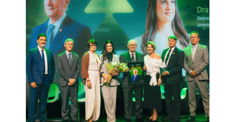 Cooperativismo homenageia trajetória do médico Murillo Capella