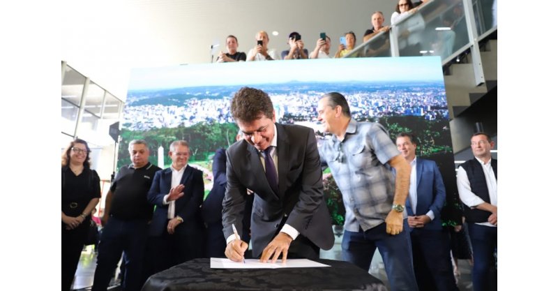 Criciúma / Ato de posse marca o retorno do Prefeito Clésio Salvaro à Prefeitura da cidade