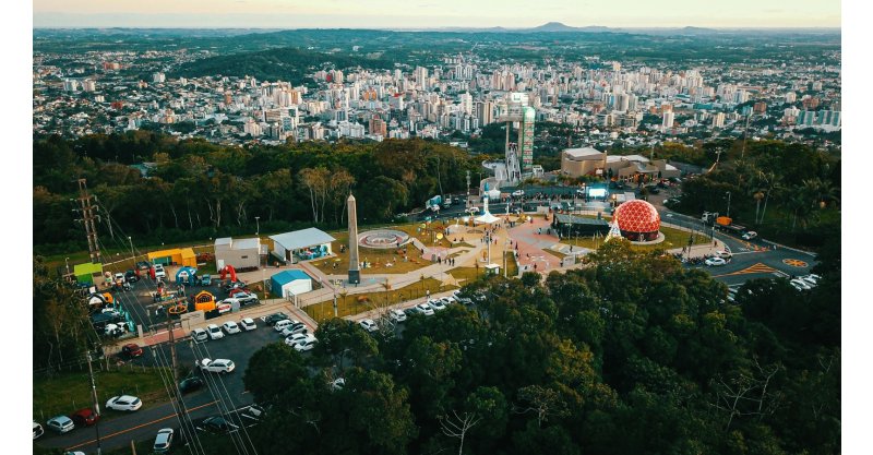 Criciúma comemora 100 anos com baile especial para idosos
