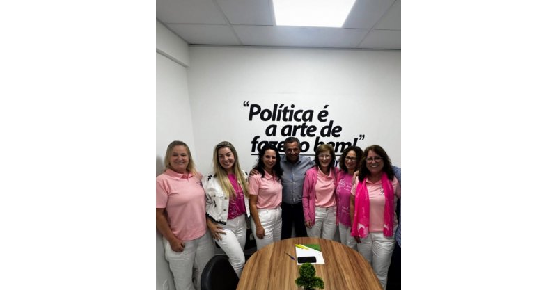 Deputado Júlio Garcia incorpora Silvio Santos e distribui milhões para entidades do sul