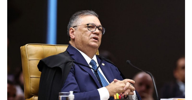 Dino pede vista e adia julgamento de Moraes em meio à escalada da tensão entre ministros do STF