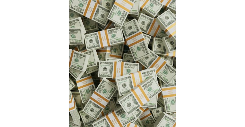 Dólar cai quase 3% e fecha a R$ 5,75, com recuo de Trump sobre tarifas