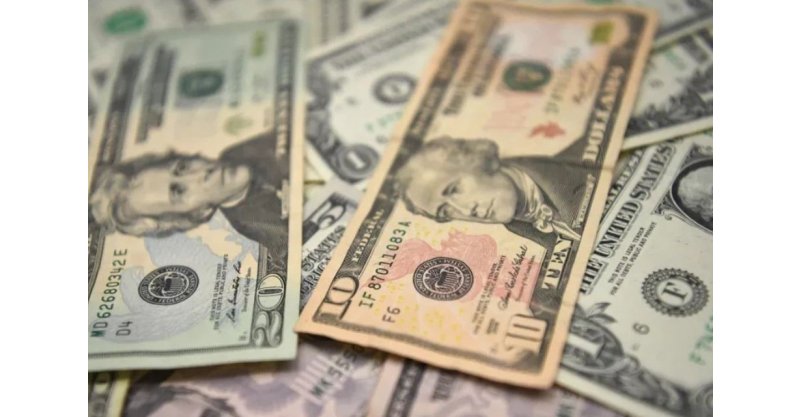 Dólar tem forte queda e fecha a R$ 5,94, com 'tarifaço' de Trump no radar