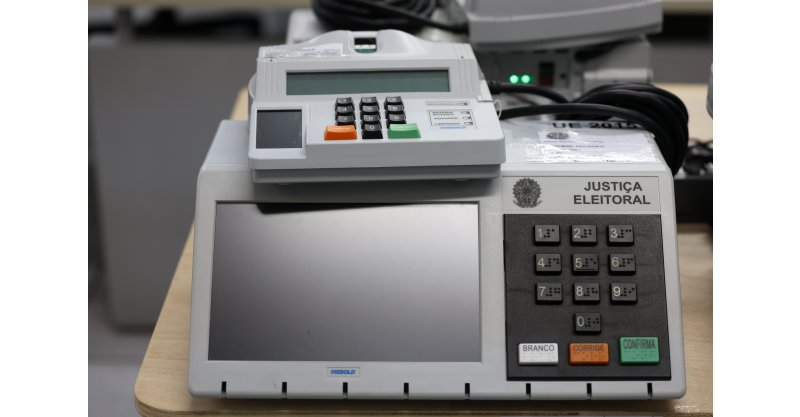 Eleições mudam formato e eleitor verá 6 fotos na urna eletrônica ao registrar os dois votos para senador