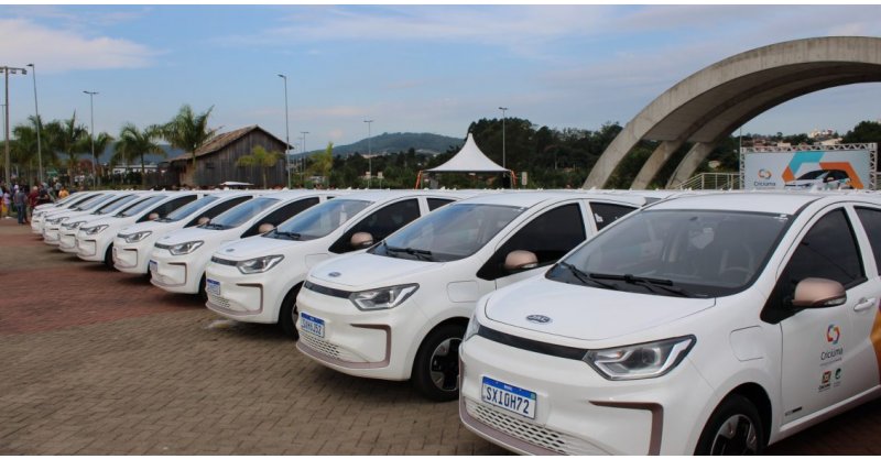 Em um ano, frota municipal de carros elétricos garante economia de R$ 1 milhão para Criciúma