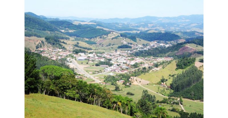 Ex-prefeito da região tem condenação mantida por viagem à Europa com dinheiro público