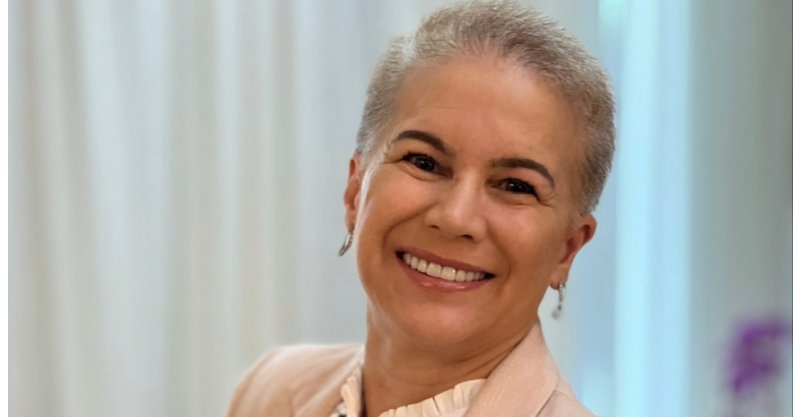 Ex-primeira-dama do Estado transforma diagnóstico de câncer de mama em campanha de esperança nas redes sociais
