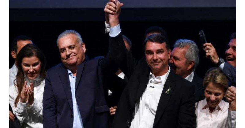 Flávio Bolsonaro anuncia deputado Alfredo Gaspar como vice na chapa dele à Presidência