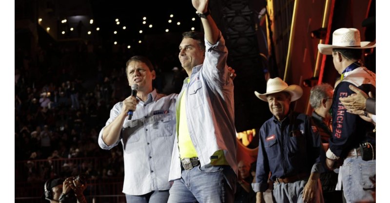 Flávio e Tarcísio evitam críticas a Lula durante discursos pró-agro na Festa de Barretos