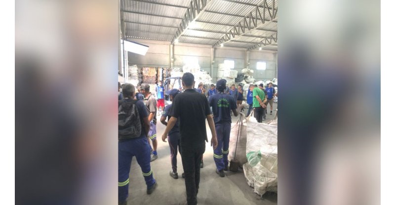 Funcionários da Resamb paralisam atividades e suspendem coleta de lixo em Garopaba