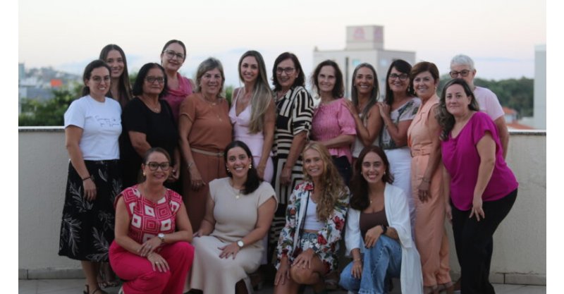 Imbituba / Gabinete de Portas Abertas celebra o Dia Internacional da Mulher  no município