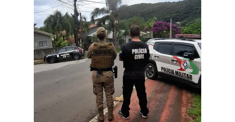 Garopaba / Dupla responsável por crimes de furto, roubo e tráfico é presa em Garopaba/terceiro suspeito está foragido