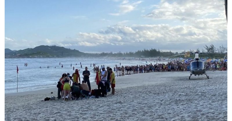 GAROPABA / Homem é resgatado inconsciente após pular de costão na Praia da Ferrugem