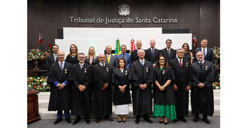 Governador prestigia posse dos novos dirigentes do Tribunal de Justiça de Santa Catarina