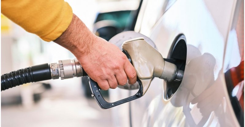 Governo Lula anuncia subsídio para reduzir gasolina e promete corte de até R$ 0,89 por litro
