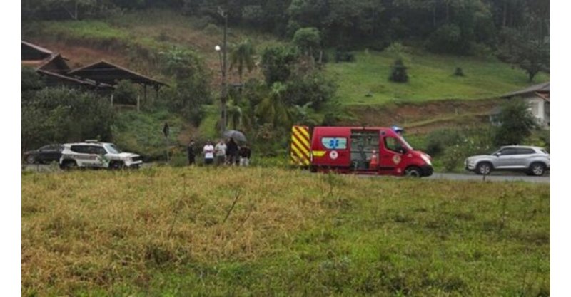 Homem é encontrado morto após invadir imóveis e causar tumulto em SC